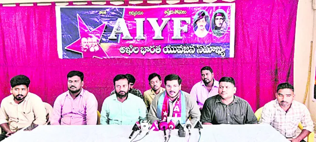 నిరుద్యోగ భృతి, ఉద్యోగాలు ఎక్కడ ‘బాబూ’?