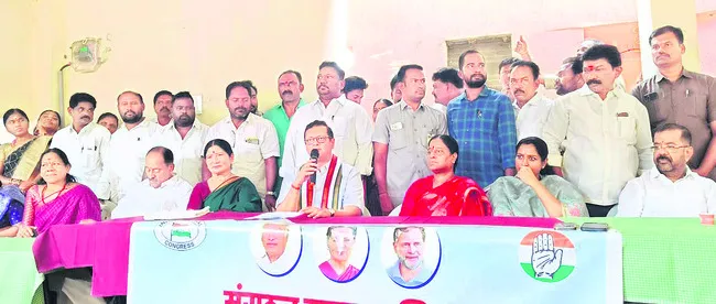 ఏకాభిప్రాయంతోనే డీసీసీ అధ్యక్షుల ఎంపిక