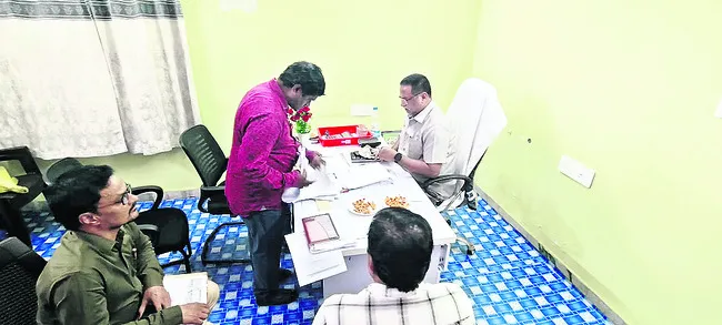 నిధుల పక్కదారిపై విచారణ