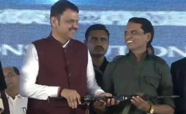 ఆయుధం వీడిన మల్లోజుల.. ఆరు కోట్ల రివార్డు అందించిన సీఎం