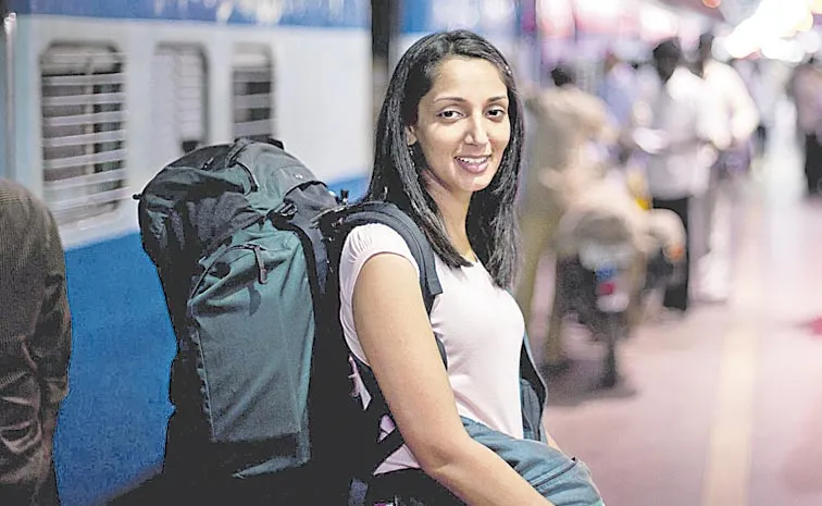 రైలుతో... ఆమె చెట్టపట్టాలు