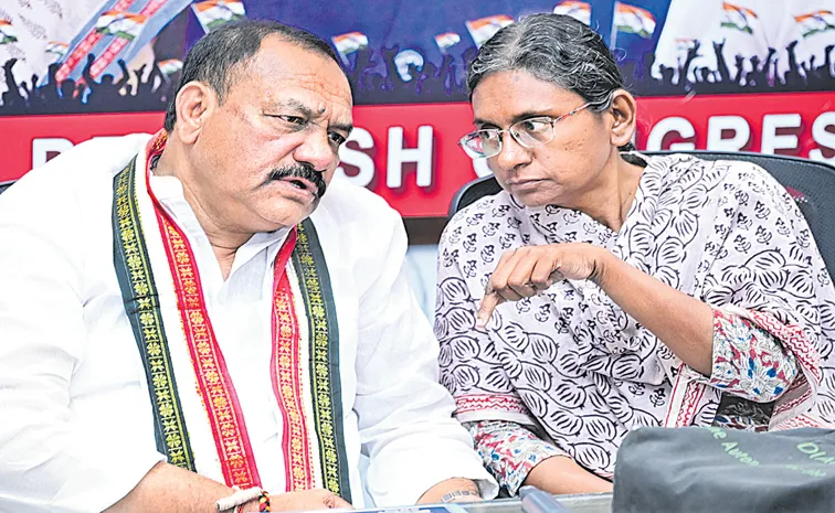 అందరూ కొత్త వారే..