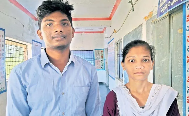 అన్నా చెల్లెలు టీచర్లు..ఒకే పాఠశాలలో విధులు.. 
