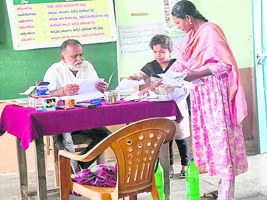 బడుల తనిఖీలకు కమిటీలు
