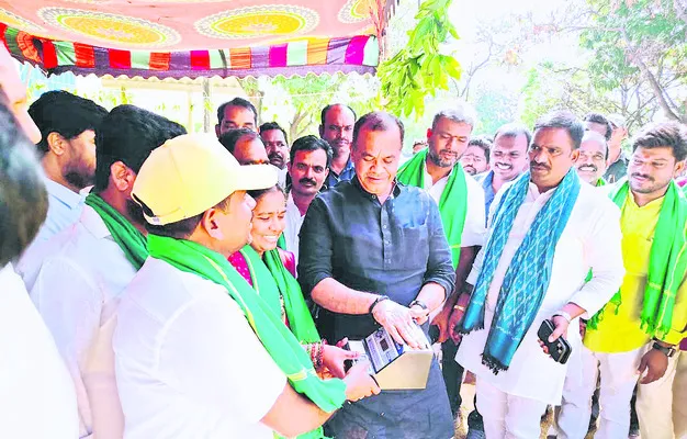 ప్రతి గింజనూ కొనుగోలు చేస్తాం