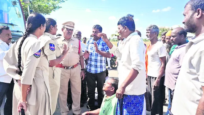 ధాన్యం సేకరణ ప్రారంభించాలి