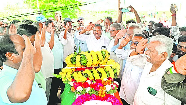 ఆర్మీ జవానుకు అంతీమ వీడ్కోలు