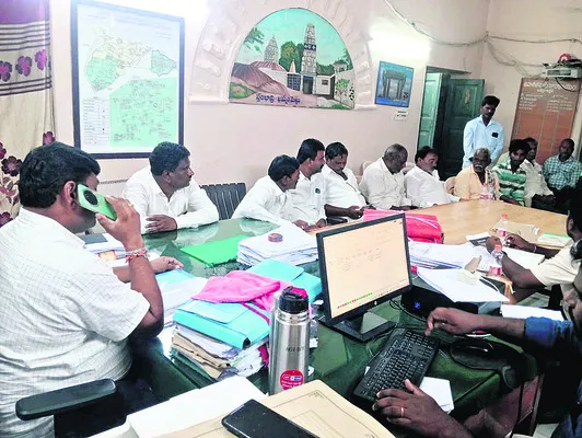 ఎకరాకు 300గజాల ప్లాట్