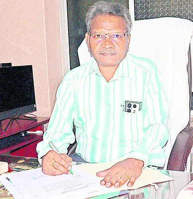 ఉరి వేసుకుని ఖైదీ మృతి 
