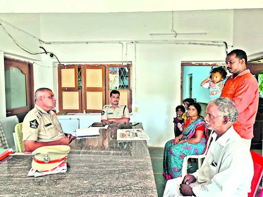 కుటుంబ సమస్యలతో ఆత్మహత్యాయత్నం