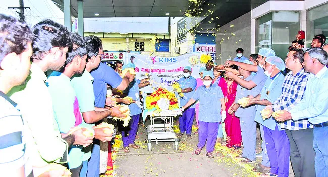 ఇద్దరికి ప్రాణం పోసి.. 