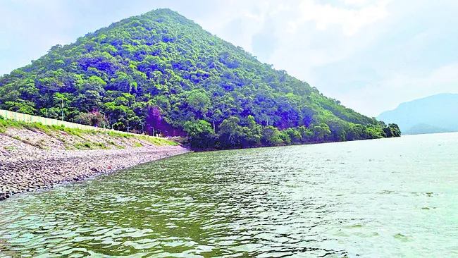ప్రమాద స్థాయికి తాండవ నీటిమట్టం