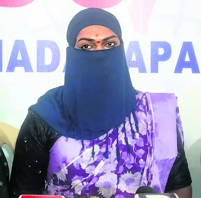 పోలీసులు న్యాయం చేయాలి