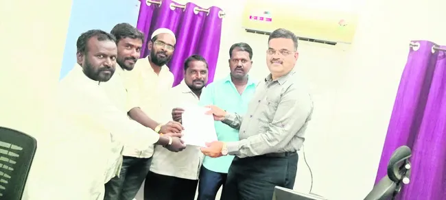 భవన నిర్మాణానికి నిధులు మంజూరు చేయండి