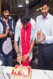 Chiranjeevi Felicitates Young Cricketer Tilak Varma for His Asia Cup9
