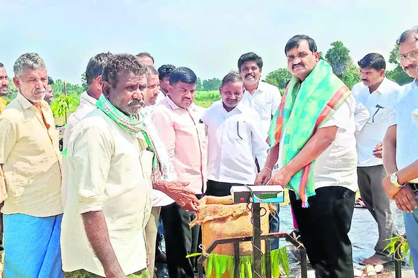 ధాన్యం కేంద్రాలను సద్వినియోగం చేసుకోవాలి