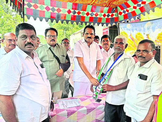 టీడీపీ నుంచి వైఎస్సార్సీపీలోకి...