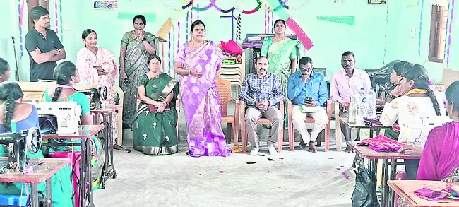 కష్టపడితేనే సమాజంలో గుర్తింపు
