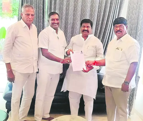 డీసీసీ అధ్యక్ష పదవికి గూడూరు దరఖాస్తు