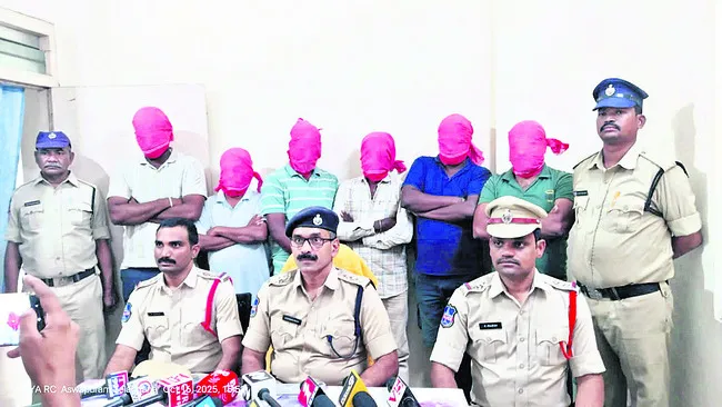 నకిలీ వే బిల్లుల ముఠా గుట్టురట్టు