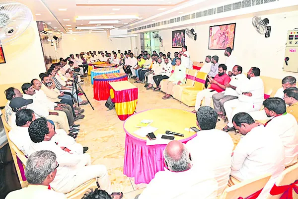 సంఘటితంగా ఉద్యమిద్దాం