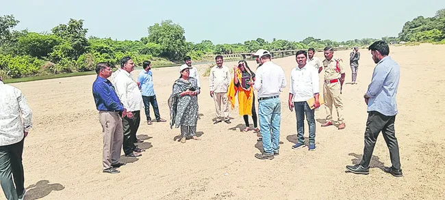 ఇసుక రీచ్ల పరిశీలన