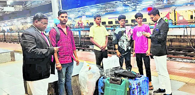 టికెట్ తనిఖీల ద్వారా రూ.1.22 కోట్ల ఆదాయం