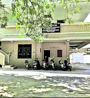 ‘విజిలెన్స్’లో అక్రమార్కుడు