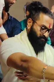 Rishab Shetty visited Varanasi and attended the Ganga Aarti11