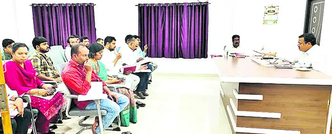 ఇందిరమ్మ ఇళ్ల నిర్మాణాలు వేగవంతం చేయాలి
