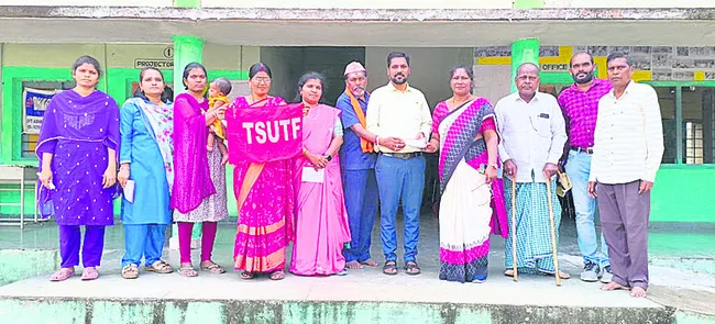 ‘ఆశ్రమ’ టీచర్ల సమస్యలు పరిష్కరించాలి