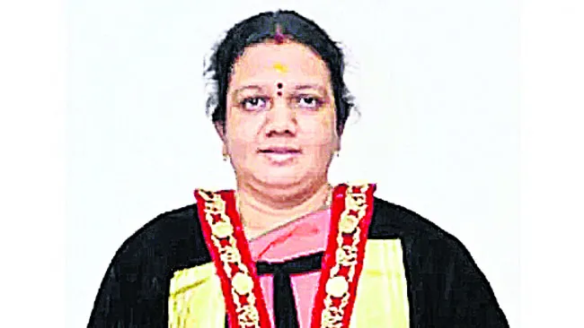 మేయర్ ఇంద్రాణి రాజీనామా ఆమోదం