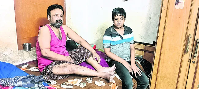 దాతలే దిక్కు..!