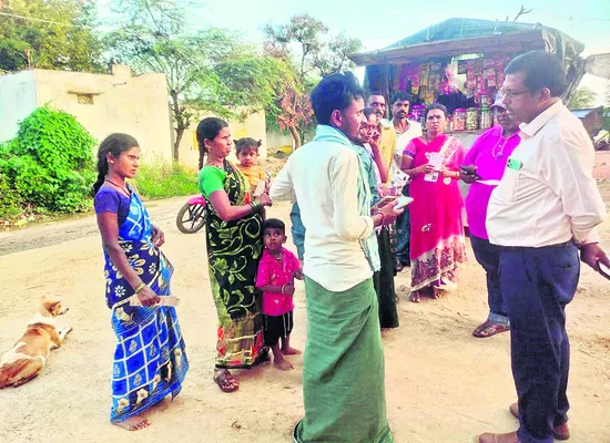 ఉపాధి కూలీలకు ఈ–కేవైసీ తప్పనిసరి