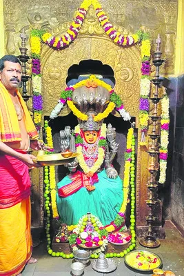 ఎల్లమ్మ తల్లికి మహా మంగళ నిరాజనం