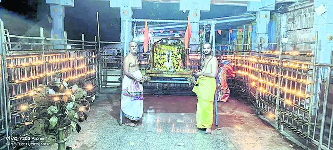 వైభవంగా సహస్ర దీపారాధన