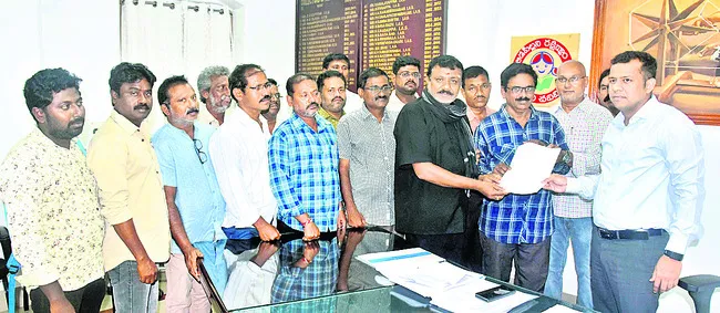 పత్రికా స్వేచ్ఛపై దాడి