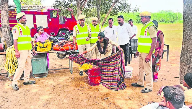 అప్రమత్తంగా ఉండాలి