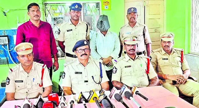 హత్య కేసులో నిందితుడి అరెస్ట్