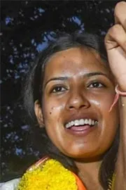 Who is Deepika Jha Viral with Delhi University Professor Row5