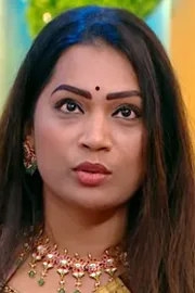 Bigg Boss 9 Telugu: Nagarjuna Took Class to Divvala Madhuri12