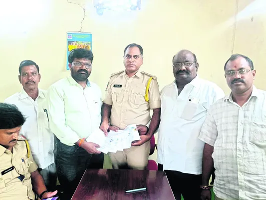 బోధన్ ఎకై ్సజ్ సర్కిల్ పరిధిలో 422 దరఖాస్తులు