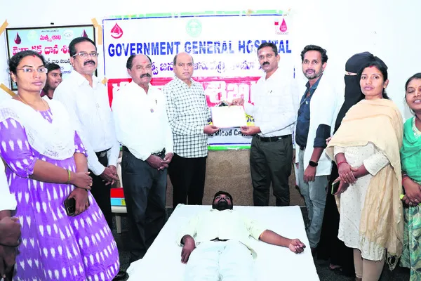 వైన్ షాపులకు 1400కు పైగా దరఖాస్తులు
