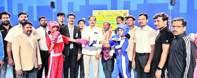 ఉత్సాహంగా మహిళా కిక్‌ బాక్సింగ్‌ లీగ్‌ 
