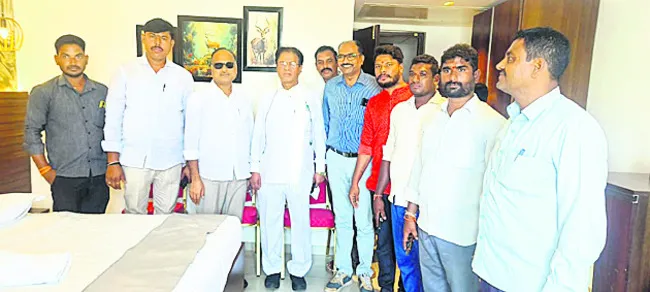‘లంబాడాలు ఐకమత్యంగా ఉండాలి’