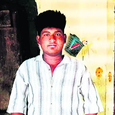 చికిత్స పొందుతున్న విద్యార్థి మృతి