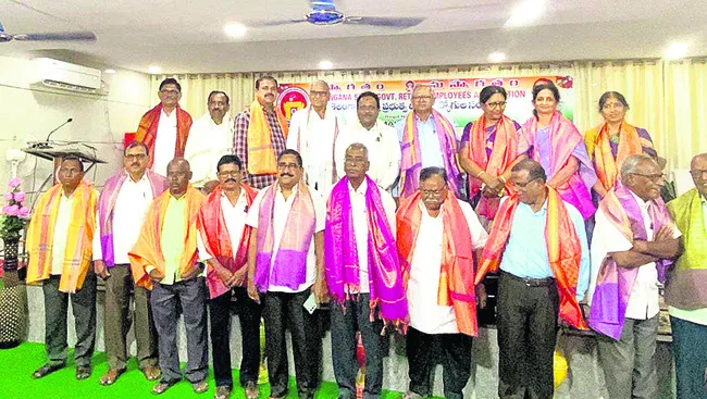 రిటైర్డ్‌ ఉద్యోగుల సంఘం జిల్లా అధ్యక్షుడిగా లింగన్న 
