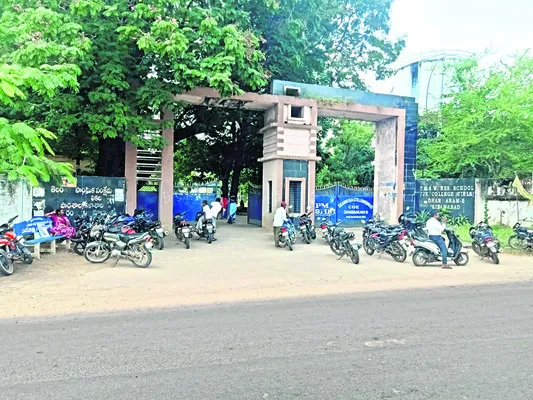 గురుకులాలపై ‘ప్రత్యేక’ గురి