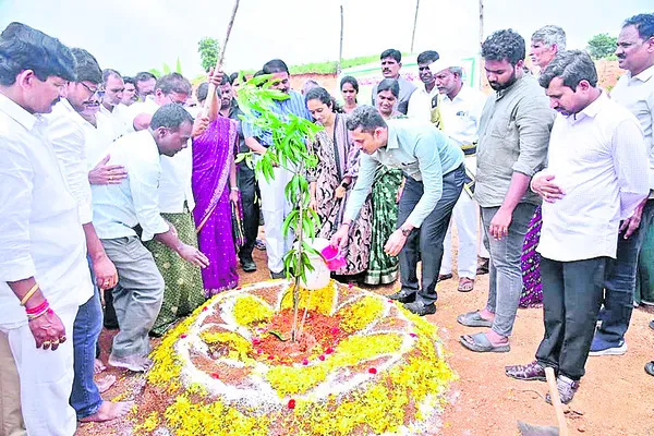 స్వచ్ఛాంధ్రలో జిల్లాను ప్రథమ స్థానంలో నిలుపుదాం