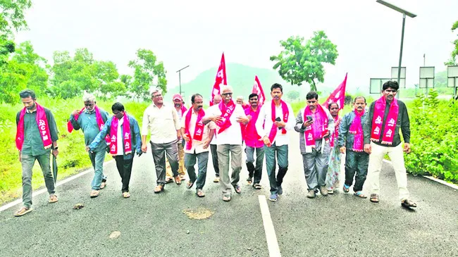 ఇళ్ల స్థలాల కోసం పోరాటం తప్పదు